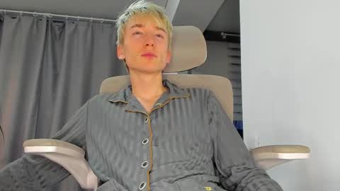 Snapshot of vibemygirl chatting on 13, 11, 2025 vibemygirl online show from 13, 11, 2025