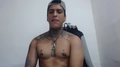 Snapshot of vicctorzc chatting on 25, 11, 2025 Victor cardenas online show from 25, 11, 2025