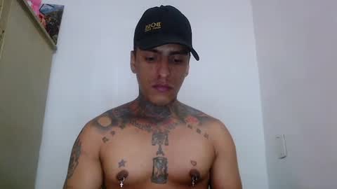 Snapshot of vicctorzc chatting on 4, 4, 2026 Victor cardenas online show from 4, 4, 2026