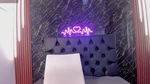 Snapshot of vichy_evans chatting on 19, 11, 2025 Vichy Everyday From 1400 to 2130 Col Time online show from 19, 11, 2025