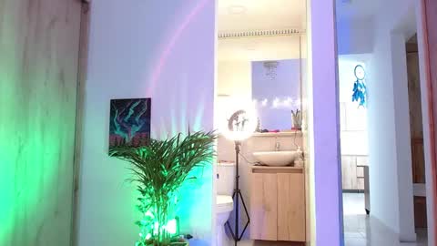 Vicky  online show from 2, 2, 2025