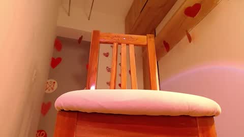 Vicky  online show from 24, 2, 2025