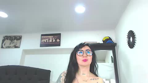 Vicky  online show from 16, 9, 2025