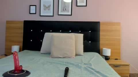 vicky_squirtz online show from 14, 1, 2026