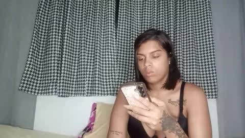 Snapshot of vickyhm22 chatting on 27, 11, 2025 vickyhm22 online show from 27, 11, 2025