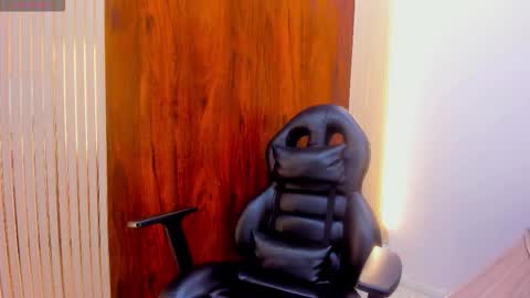 Vicky online show from 5, 2, 2026