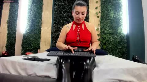 Vicky online show from 10, 2, 2026