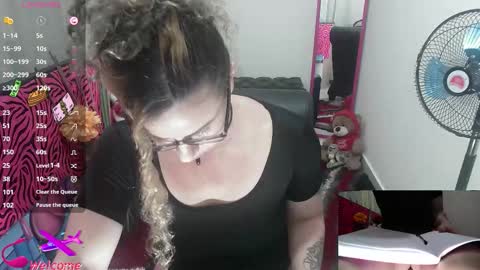 Snapshot of vickysexyx chatting on 13, 10, 2025 Valentina online show from 13, 10, 2025