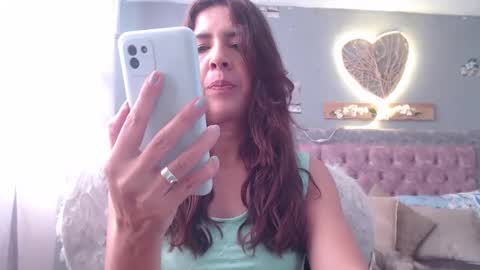 Hi guys   Im victoria  Be the one who can control me in PVT online show from 5, 12, 2024