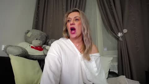 Snapshot of victoria50 chatting on 7, 12, 2024 victoria50 online show from 7, 12, 2024