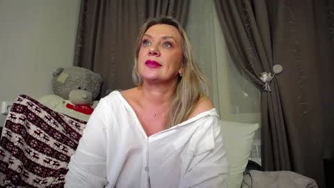 Snapshot of victoria50 chatting on 4, 1, 2025 victoria50 online show from 4, 1, 2025