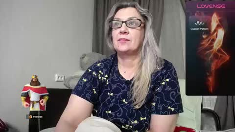 Snapshot of victoria50 chatting on 9, 11, 2025 victoria50 online show from 9, 11, 2025