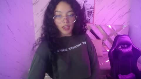 victoria_castillo_b online show from 11, 3, 2025