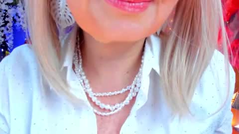 diorvictoria9 online show from 13, 2, 2025