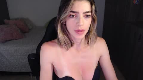 Victorias Room  online show from 26, 2, 2025