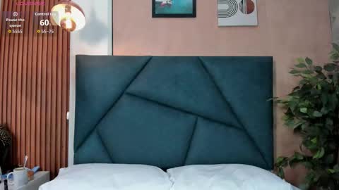 Snapshot of victoria_harriss chatting on 3, 11, 2025 Victoria Harris online show from 3, 11, 2025