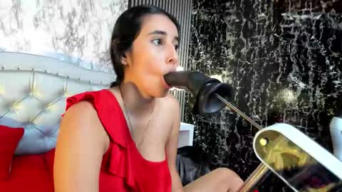 Snapshot of victoria_houston chatting on 20, 10, 2025 Victoria Houston online show from 20, 10, 2025