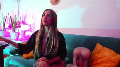 Victoria  online show from 14, 1, 2025