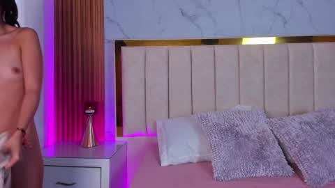  Victoria Lozano  online show from 12, 12, 2024