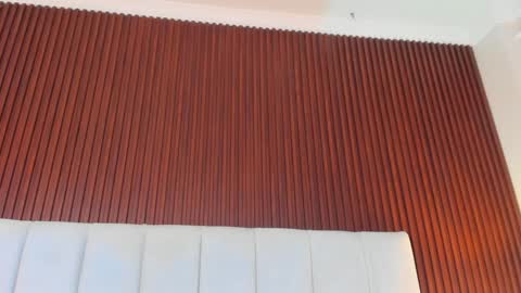  Victoria Lozano  online show from 25, 1, 2025