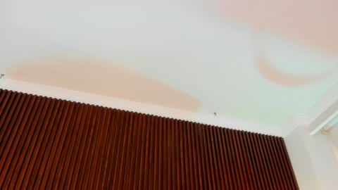  Victoria Lozano  online show from 27, 1, 2025