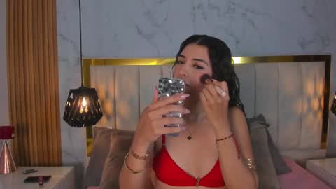  Victoria Lozano  online show from 28, 1, 2025