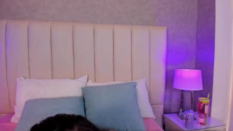  Victoria Lozano  online show from 8, 2, 2025