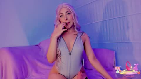 Snapshot of victoria_laurent chatting on 30, 10, 2025 Victoria Laurent online show from 30, 10, 2025