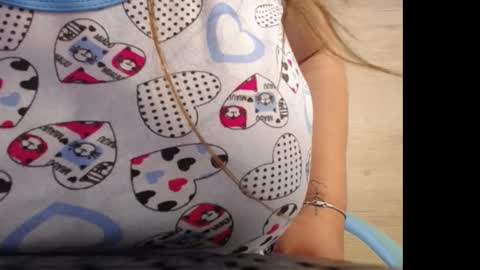 Snapshot of victoria_lehee chatting on 11, 1, 2025 Victoria online show from 11, 1, 2025