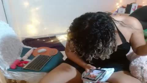 VICKY online show from 18, 12, 2025