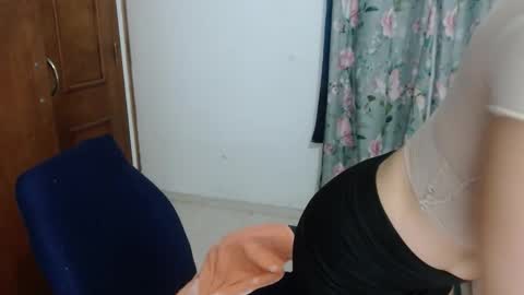 Snapshot of victoria_milf06 chatting on 22, 11, 2025 victoria online show from 22, 11, 2025