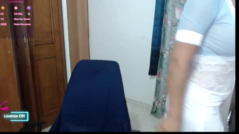 Snapshot of victoria_milf06 chatting on 17, 12, 2025 victoria online show from 17, 12, 2025