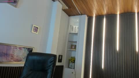 Snapshot of victoria_mooree chatting on 9, 10, 2025 Victoria Everyday From 1400 to 2130 Col Time online show from 9, 10, 2025