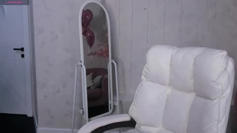 Snapshot of victoria_nelson chatting on 6, 3, 2026 Victoria My schedule for the week 2 GMT 3am-9am TuWeThFrSa online show from 6, 3, 2026