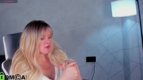 Snapshot of victoria_nelson chatting on 21, 3, 2026 Victoria My schedule for the week 2 GMT 3am-9am TuWeThFrSa online show from 21, 3, 2026