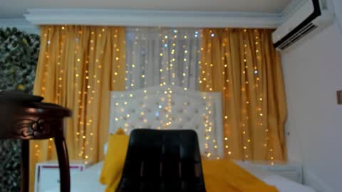 Snapshot of victoria_sweets_ chatting on 13, 11, 2025 victoria_sweets_ online show from 13, 11, 2025