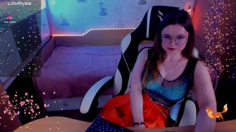 Snapshot of victoria_the_fox chatting on 3, 2, 2025    -   The Divine Fox online show from 3, 2, 2025