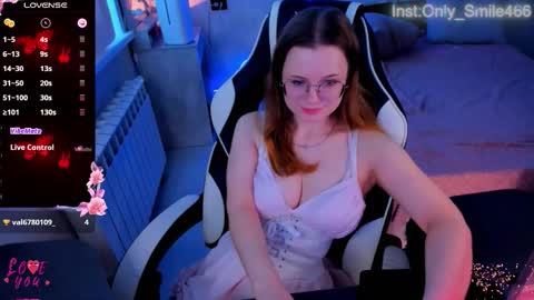 Snapshot of victoria_the_fox chatting on 18, 12, 2025 - The Divine Fox online show from 18, 12, 2025