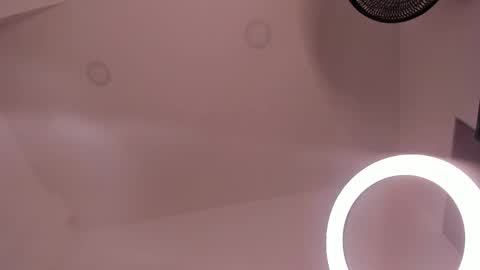 Snapshot of victoria_vallejo chatting on 3, 3, 2025 victoria  online show from 3, 3, 2025