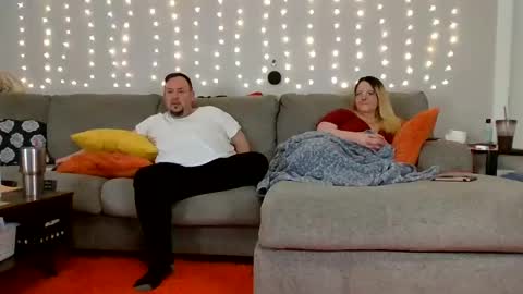Victoria and Jesse online show from 25, 12, 2024