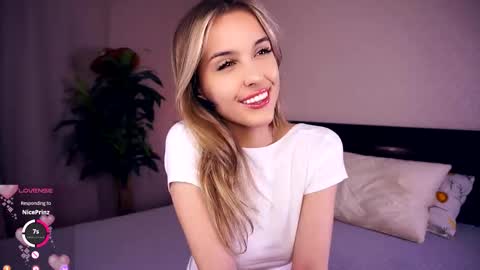 Anasteisha  Day Helen  Night online show from 3, 10, 2025