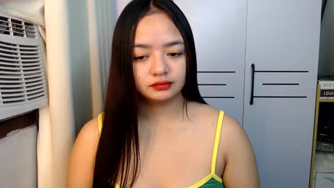 Snapshot of victoriaharper2 chatting on 16, 12, 2025 Victoria Harper online show from 16, 12, 2025