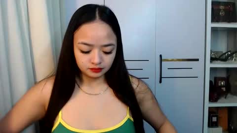 Snapshot of victoriaharper2 chatting on 15, 3, 2026 Victoria Harper online show from 15, 3, 2026