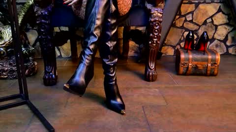 Victoria Heller online show from 24, 11, 2025