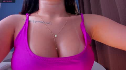 Snapshot of victorialeia chatting on 18, 12, 2024 Victoria online show from 18, 12, 2024