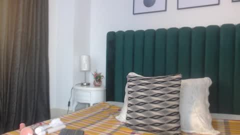 victoriaqueen_fg_ online show from 8, 10, 2025