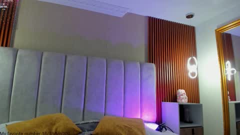 Snapshot of victoriaregia1 chatting on 13, 11, 2025 Maria Victoria online show from 13, 11, 2025