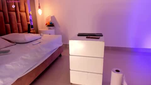 Snapshot of victoriaroyce1 chatting on 9, 3, 2026 Victoria online show from 9, 3, 2026