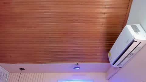 Viiolett online show from 16, 10, 2025