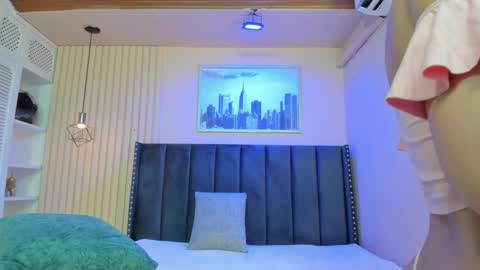 Viiolett online show from 12, 3, 2026